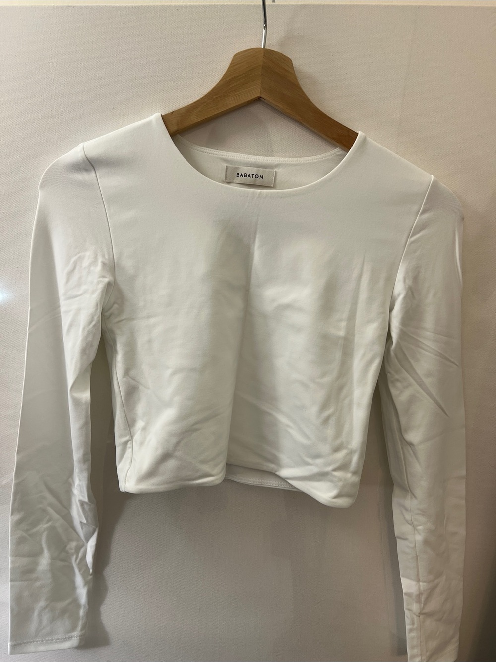 Babaton White Long-Sleeve Cropped Crew Top
